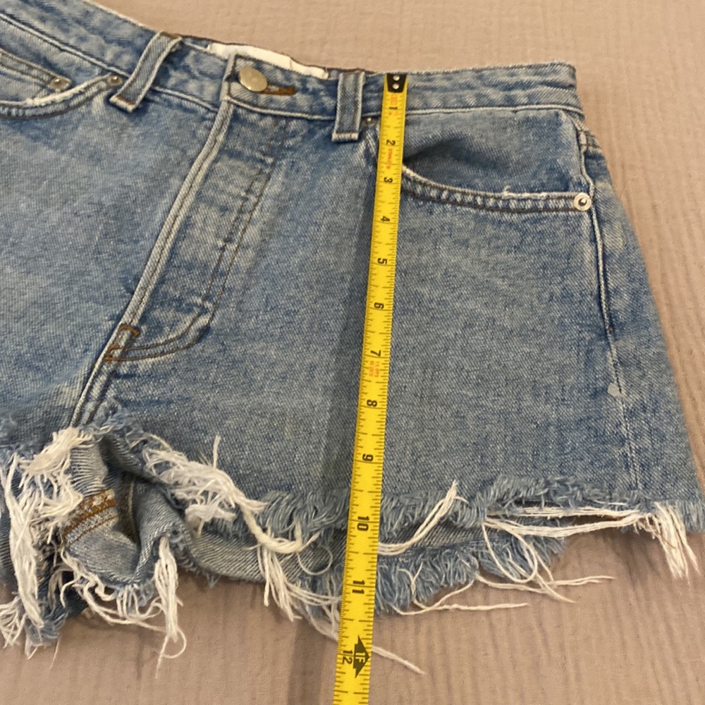 Reformation Light Blue Frayed Hem Jean Shorts. Size 26 - Picture 7 of 9
